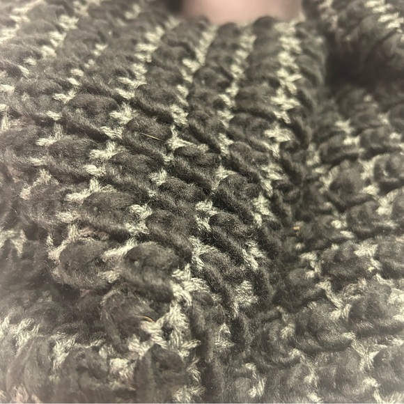 Chunky Knit Hooded Women’s Scarf - Black and Gray handcrafted by Top Headwear - Picture 4 of 9